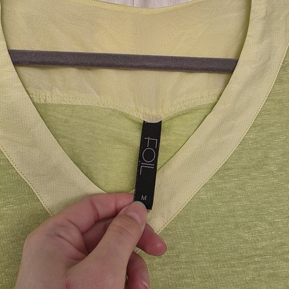 Light Green V-Neck Short Sleeve Blouse - Picture 3 of 8